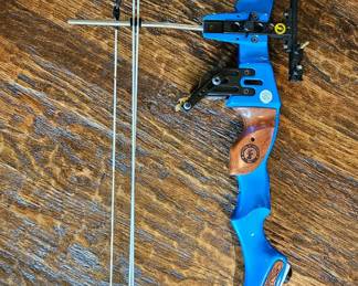 Martin Firecat Series 4000 bow