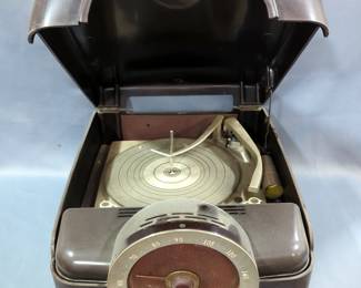 Vintage Zenith Radio Phonograph Combination Unit