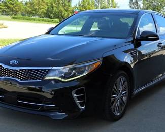 2017 Kia Optima SXL Turbo Sedan Car, VIN 5XXGV4L29HG140207, Miles Showing On Odometer 114217, Missouri Title