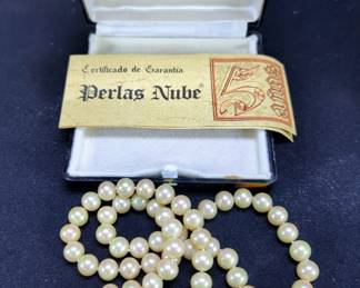 Nube Mallorca Pearl Necklace with Box And Certificate