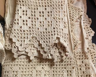 Vintage Embroidered Table Cover/Runner Set