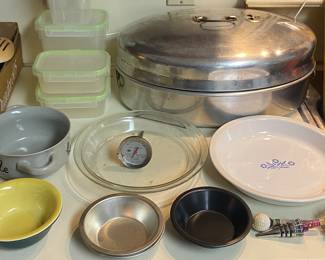 Cookware/Aluminum Roaster/Corningware