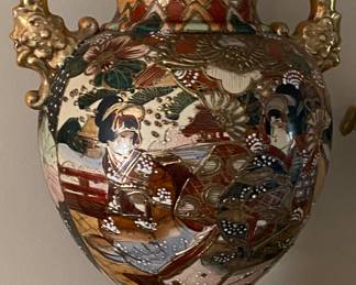 Large Satsuma Urn with Lid (Damaged)  