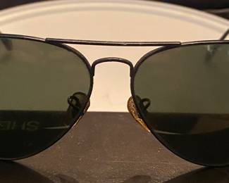 Black Ray-Ban Aviator Glasses