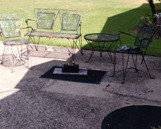 Settee 2 chairs and table metal