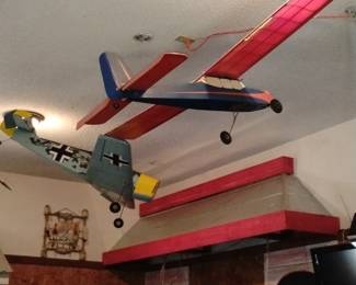Planes with motor and remote but needs battery 3 available