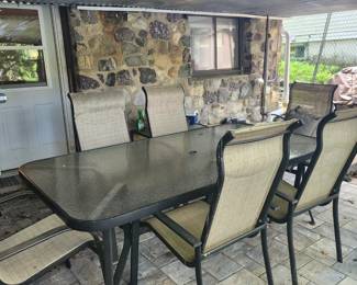 Outdoor patio table & chairs
