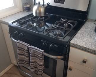 Upper unit: Frigidaire gas range