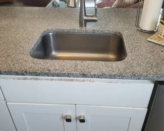 Upper unit: cabinetry detail