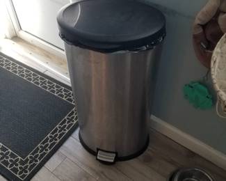 Trash can