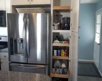 Upper unit: LG refrigerator