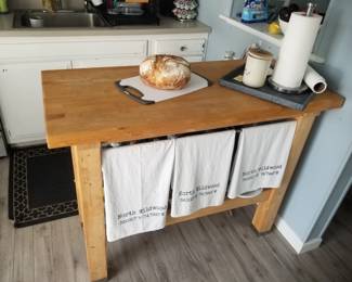 Lower unit: chefs table