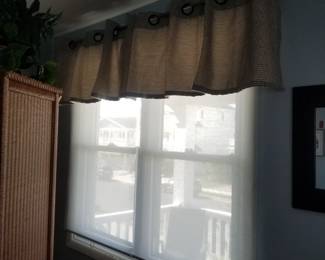 Window valances & blinds