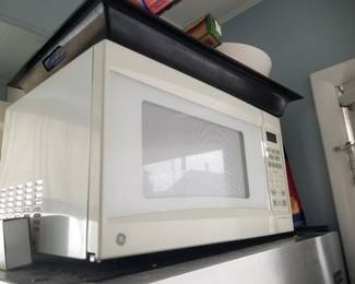 GE microwave oven