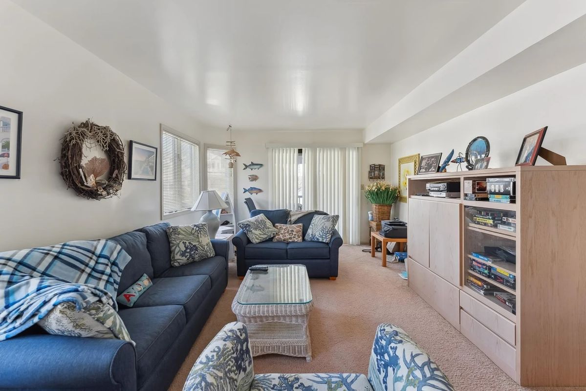 Classic blue couch & loveseat