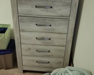 5-drawer chest