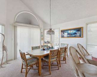 Rattan dining room set seats 6