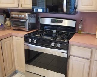 Range & microwave oven
