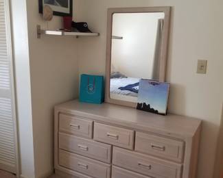 7-drawer dresser with mirror