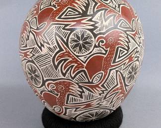 Mata Ortiz Incised Polychrome Pottery Vase, Artist Signed "Eleuterio Pina A", Mexico, 4.75" Tall