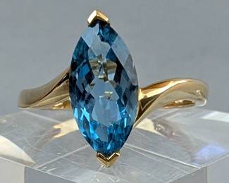 14K Yellow Gold And Blue Topaz Ring, Size 7