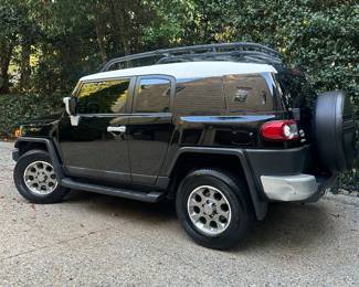 2013 Toyota FJ Cruiser 
JTEBU4BF7DK155981
83k miles 
