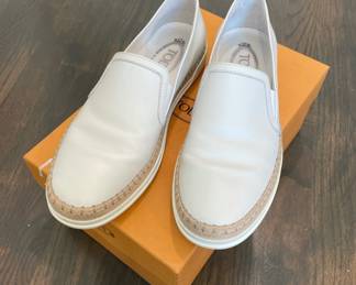 Love these classic Tods