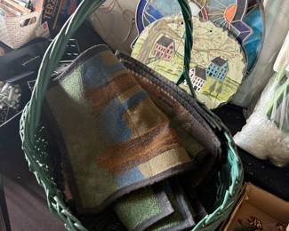 basket, place settings