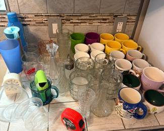 coffee mugs, glassware, plastic cups
