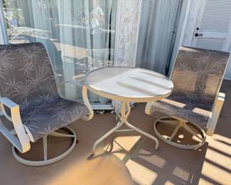 Tropitone Outdoor Table and Chairs 