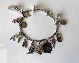 Lot 7509 Vintage Sterling Silver Charm Bracelet