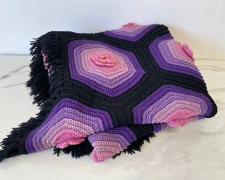 Lot 7527 Vintage Crochet Afghan Blanket