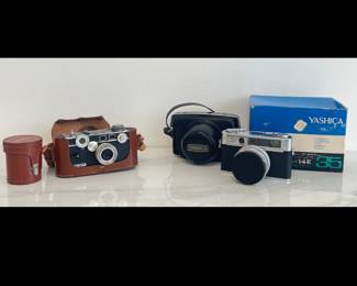 Lot 7567 Vintage Film Cameras Argus C3 Yashica Lynx 14E