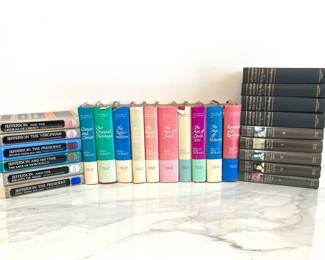 Lot 7581 Vintage Hardcover Collectible Books