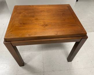Lot 7319 Lane Furniture Side End Table