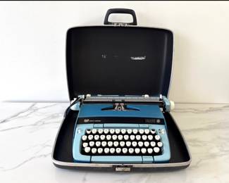 Lot 7523 Vintage Smith Corona Galaxie Twelve Typewriter Blue
