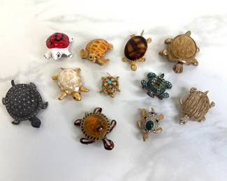 Lot 7298 Vintage Turtle Brooches and Pin Cushion