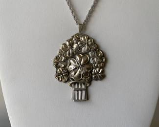 Lot 7507 Vtg Reed Barton Sterling Silver Clovers Good Luck Whistle Pendant