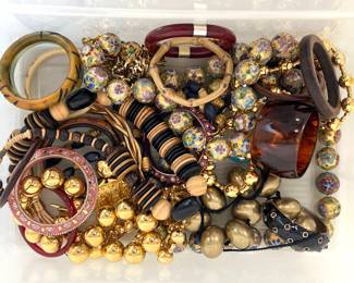 Lot 7416 Vintage Costume Jewelry Beads Bangles