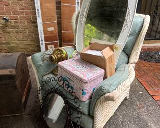 SUN ROOM FURNITURE AND DECOR