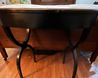 KIDNEY SHAPED ACCENT TABLE 