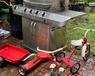 VINTAGE TRIKES AND GRILL