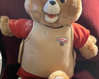 VINTAGE TEDDY RUXPIN 