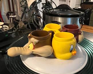 LOONEY TUNES MUGS