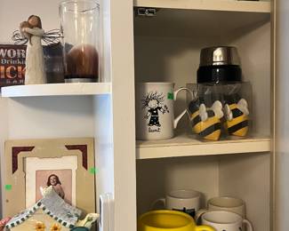ASSORTED MUGS AND DECOR