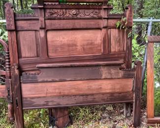 ANTIQUE FULL BED