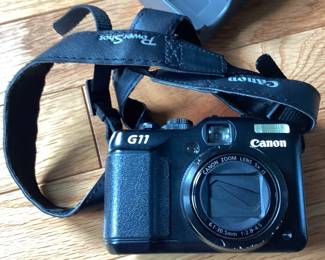 Cannon Power Shot G 11 Digital Camera with bag and accessories