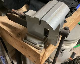 Bench Vise