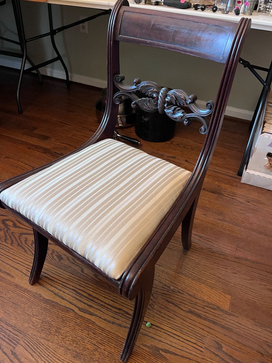 Antique chair (set of 2)