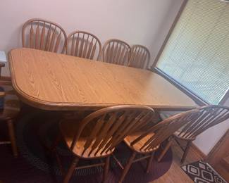 Very nice large table with 8 chairs